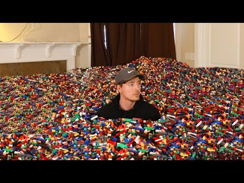 Видео: Я Заполнил Дом Друга 10 Миллионами Lego