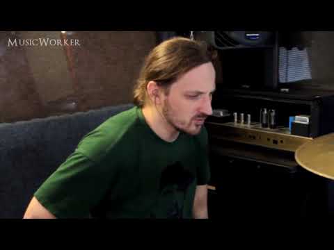 Видео: Александр "Гипс" Бычков барабанщик группы Мастер о быстрой игре ногами.