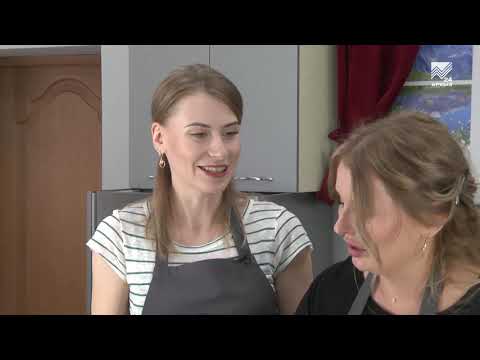 Видео: Наша кухня. Готовим  салат, рулетики с творог (22.08.2021)