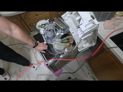 Видео: Посудомоечная машина Siemens 2010 года с цеолитом, оишбка E07, а ведь могли делать хорошо...