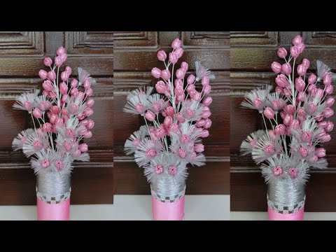 Видео: Дизайнерские цветы из фоамирана и металлические ленты | Как сделать цветы из пенопласта