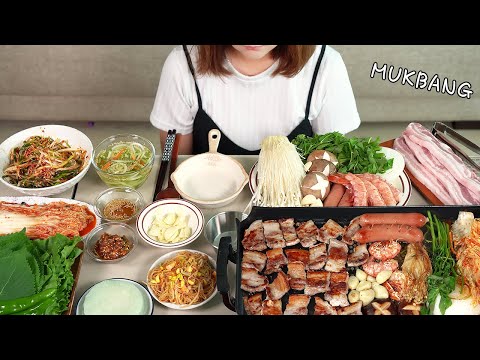 Видео: Мукбанг :) Как вкусно поесть Самгёбсал на гриле | Холодный огуречный суп, салат из зеленого лука.
