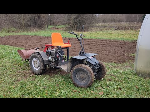 Видео: Мотоблок МТЗ с приставкой ХОРСАМ ИС-2 фрезерует землю.Осенняя посадка чеснока.