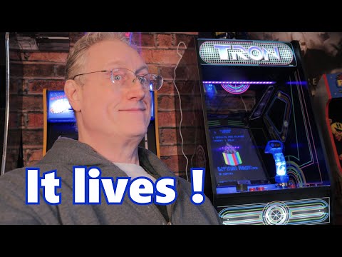 Видео: Ремонтируем Arcade1up TRON! Как заменить печатную плату (и предотвратить её расплавление)