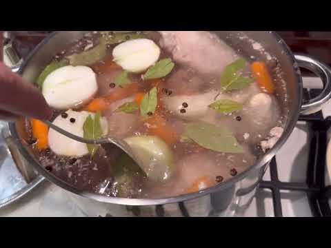 Видео: Вкусный Свиной Холодец без желатина! Легко и просто 😉