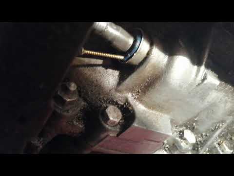 Видео: Замена сальника КПП