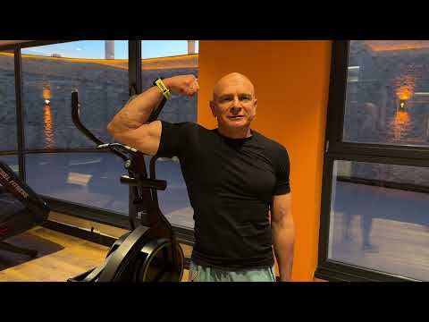 Видео: Моя утренняя зарядка перед погружением в ледяную ванну.