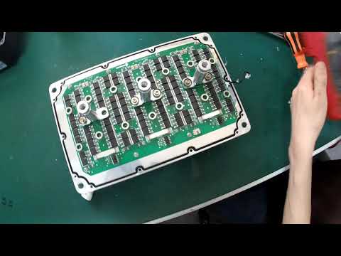 Видео: Что внутри контроллера?  EnPower. Электромобиль.|  Что внутри контроллера асинхронного двигателя.
