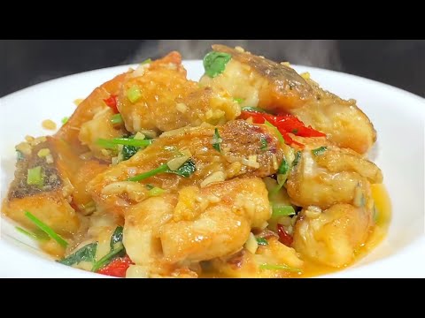 Видео: Независимо от того, какую рыбу жарят, не маринуйте ее кулинарным вином и солью. Рыба б