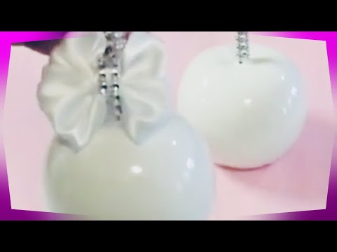 Видео: БЕЛЫЕ карамельные яблоки с блестящими бантиками
