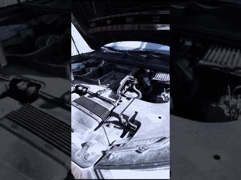 Видео: audi q7 4m замена воздушного фильтра ДВС