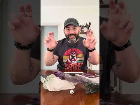 Видео: Прыжки через тело 👻 ➡️🕺🏼