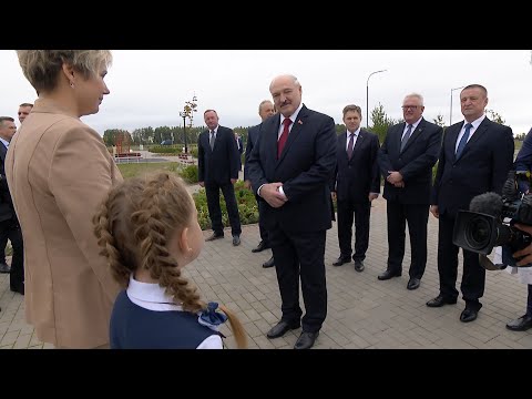 Видео: Лукашенко: Слушайте, дворец вам построили! | 1 сентября. Бобруйск. Открытие новой школы