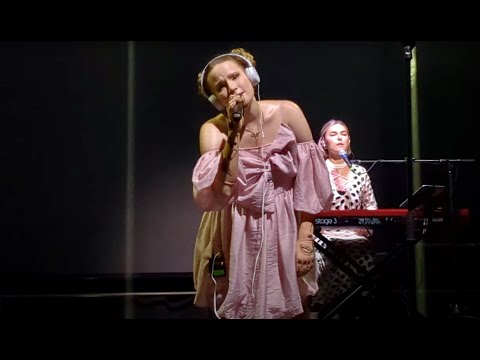 Видео: Монеточка - Нимфоманка - Лиссабон 02.11.2023