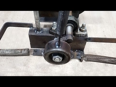 Видео: Как создать вечный двигатель с тремя пружинами