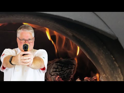 Видео: Приготовление неаполитанской пиццы в дровяной печи для пиццы | (Руководство по разогреву печи для...