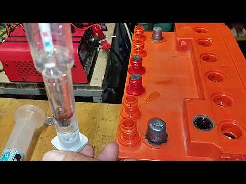 Видео: Пежо партнёр типи 1, 6 HDI аккумулятор не заряжается, что делать?