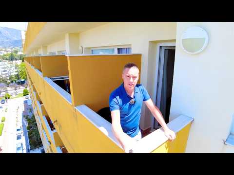 Видео: Я остановился в самом дешевом и самом дорогом отеле в Марбелье, Испания
