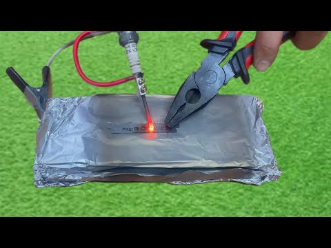 Видео: Миллионы не знают этого трюка: как сделать настоящий сварочный аппарат из свечи зажигания! | Поле...