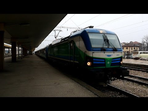 Видео: БВ 8601 София-Бургас потегля от дъждовната ЖП гара Пловдив, начело с локомотив 80 035...