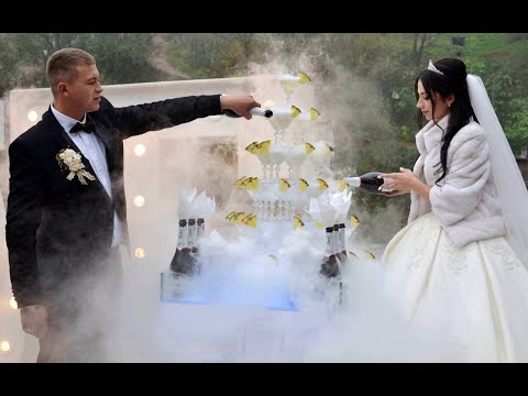 Видео: 5. Весілля Розтоки. Піраміда з келихів шампанського. - Pyramid of glasses of champagne.