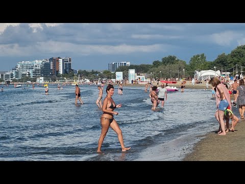 Видео: #АНАПА ЛЕЧЕБНЫЙ ПЛЯЖ. ЕЩЁ ТЕПЛО И КУПАЮТСЯ. УЛИЦА ГОРЬКОГО