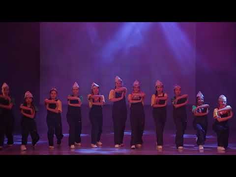 Видео: 754  Школа джаз модерн танца «Угол зрения» Строители  г  Улан Удэ
