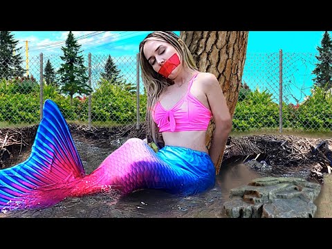 Видео: Спасение русалки! Что русалка делает в реке с крокодилами