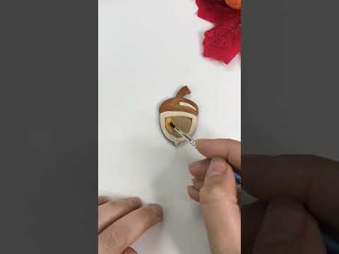 Видео: Маленький Жолудь #106 – брошка для розфарбовування