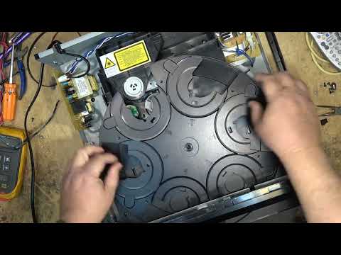 Видео: Лоток CD-чейнджера Onkyo DXC390 на 6 дисков открывается и закрывается сам по себе