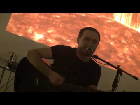 Видео: КРАСНЫЕ ЗВЁЗДЫ "Баррикадная любовь"