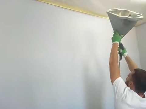 Видео: Нанесение Американки Мак-Спрей на стены школьного класса!