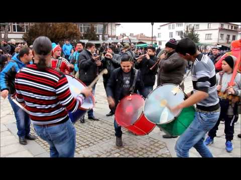 Видео: Коледен карнавал – „Дрънкане на звонци“