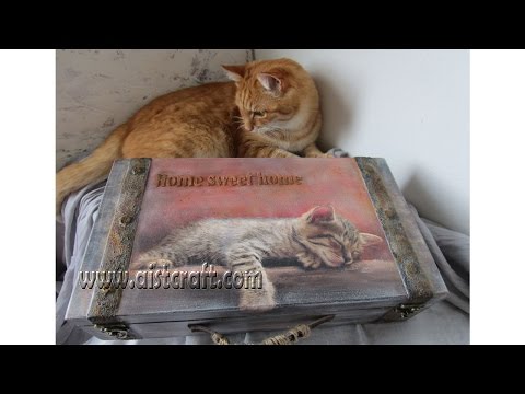 Видео: Декупаж сундучка с салфеткой. Имитация ржавчины, использование специальных эффектов. Старение.