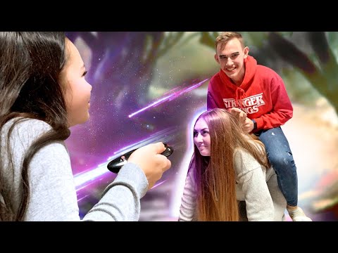 Видео: ПАУЗА ЧЕЛЛЕНДЖ! Ребята не могут поделить пульт управления!