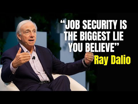 Видео: Большинство людей гонятся за стабильностью работы, а богатые гонятся за этим — Рэй Далио объясняет
