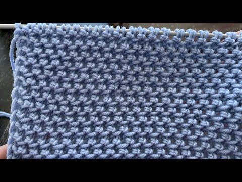 Видео: Узор спицами Узелки Эксперимент из двух видов пряжи