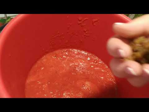 Видео: Клубничное вино 🍷 Этап 1