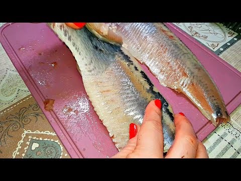 Видео: Как ПОЧИСТИТЬ СЕЛЕДКУ БЫСТРО и БЕЗ КОСТЕЙ за 1 МИНУТУ, Способ Проверенный ГОДАМИ