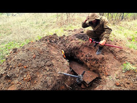 Видео: ВСКРЫЛ БУГОР А ТАМ ТАКОЕ... ГЕФЕСТ ВИДИТ ВСЁ! Коп металлолома достаю находки.