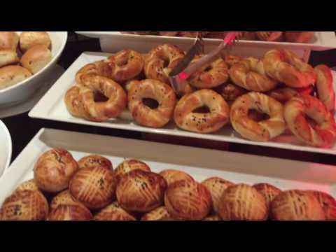 Видео: 25 мая 2016 г. Завтрак в отеле RIXOS BAB AL BAHR