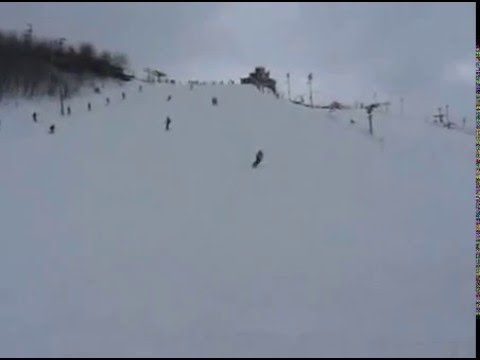 Видео: Вот кто-то с горочки спустился на горных лыжах