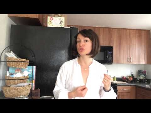 Видео: Ползите от костния бульон и как да го приготвим