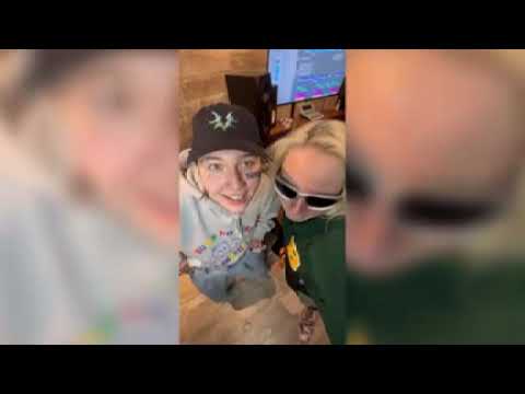 Видео: Виолетта Малышенко, Mozee Montana, Даша Каплан - трек для ваших мам (гуд морнинг)