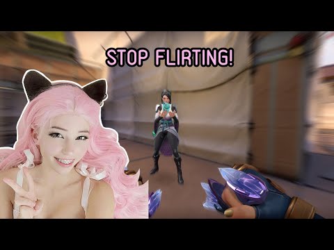 Видео: Так я заставила девочку Hello Kitty ревновать...