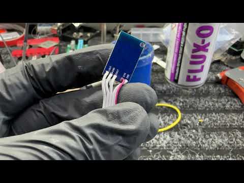 Видео: Установка БлюТУЗ модуля в крайслер автомагнитолу