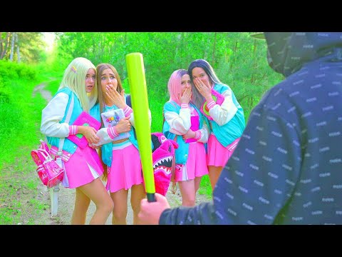 Видео: Момичета в беда! Кой ще спаси Даяна? Приключение за мажоретка преди училище!