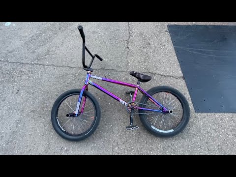 Видео: Я скучал по BMX! Пробую кататься первый день | Отвечаем на ваши вопросы!