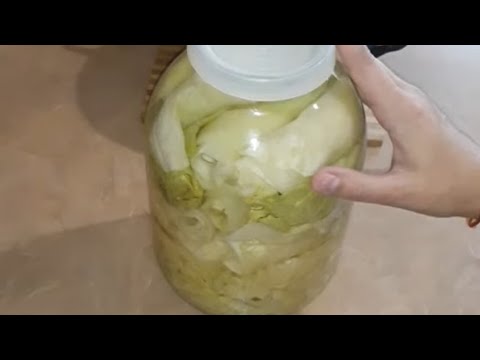 Видео: Рецепт: Квашеные листья капусты на голубцы! / How to ferment cabbage leaves for stuffed cabbage!