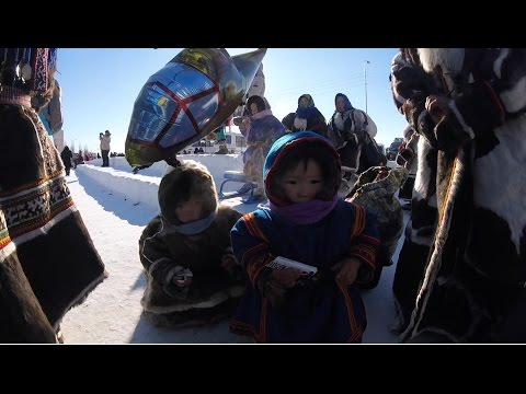 Видео: Надым День Оленевода Часть 2 Гонки на Оленях 12.03.16